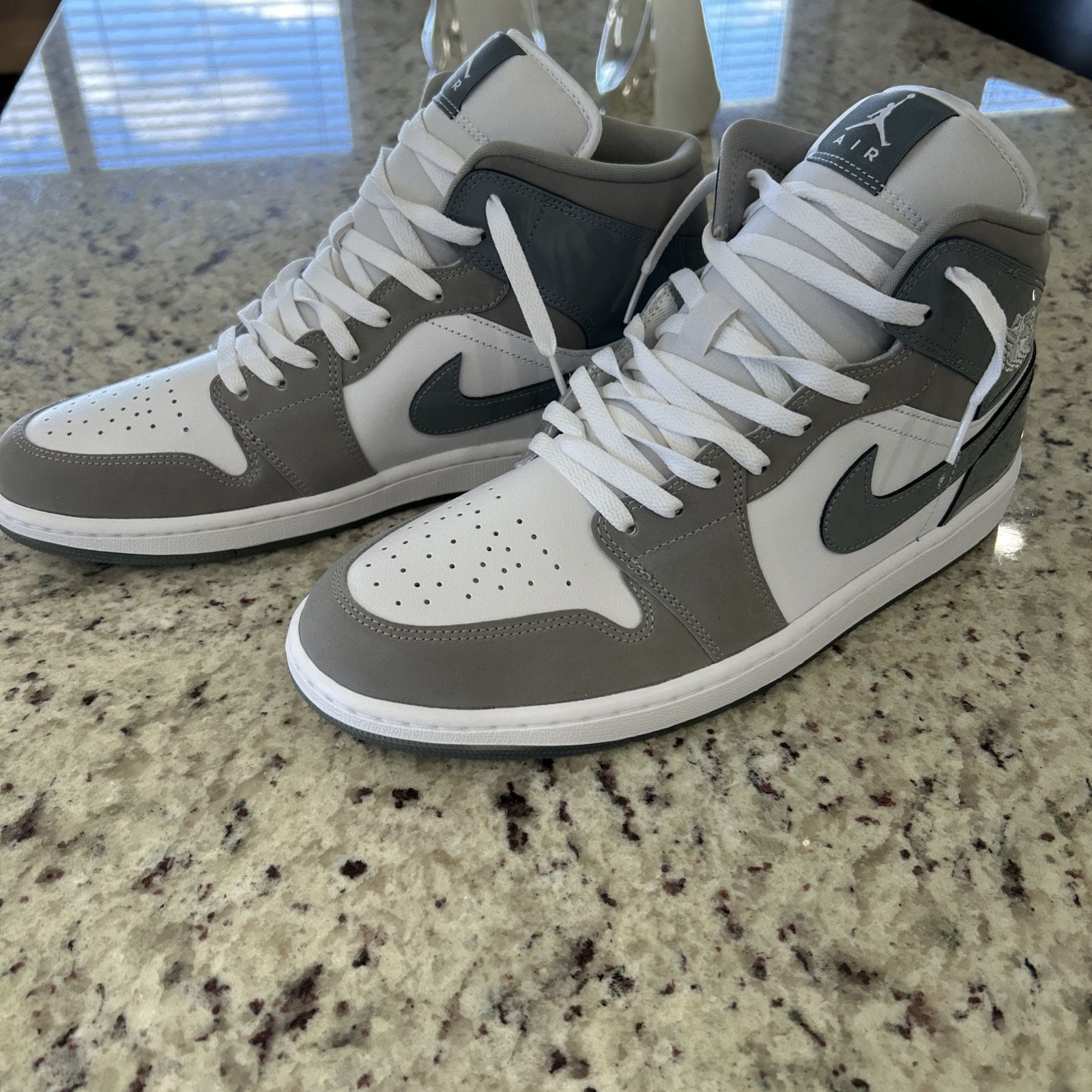 Jordan 1 Mid Grey And White