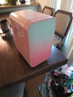 Mini fridge