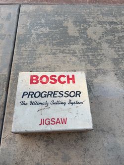 Bosch 1587 VS / 1587 VSK-style professional jigsaw, in its original metal carrying case.