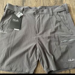 Men’s Huk Fishing XL 7’ inch inseam  short