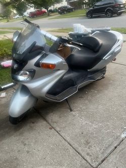 2003 Suzuki burgman 650. Needs coil