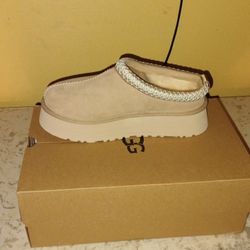 Brand New Tan Uggs Size 8 
