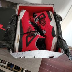 Retro 4 Toros Size 10.5