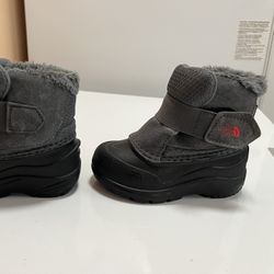 THE NORTH FACE Toddler Alpenglow II Insulated Snow Boot Size7