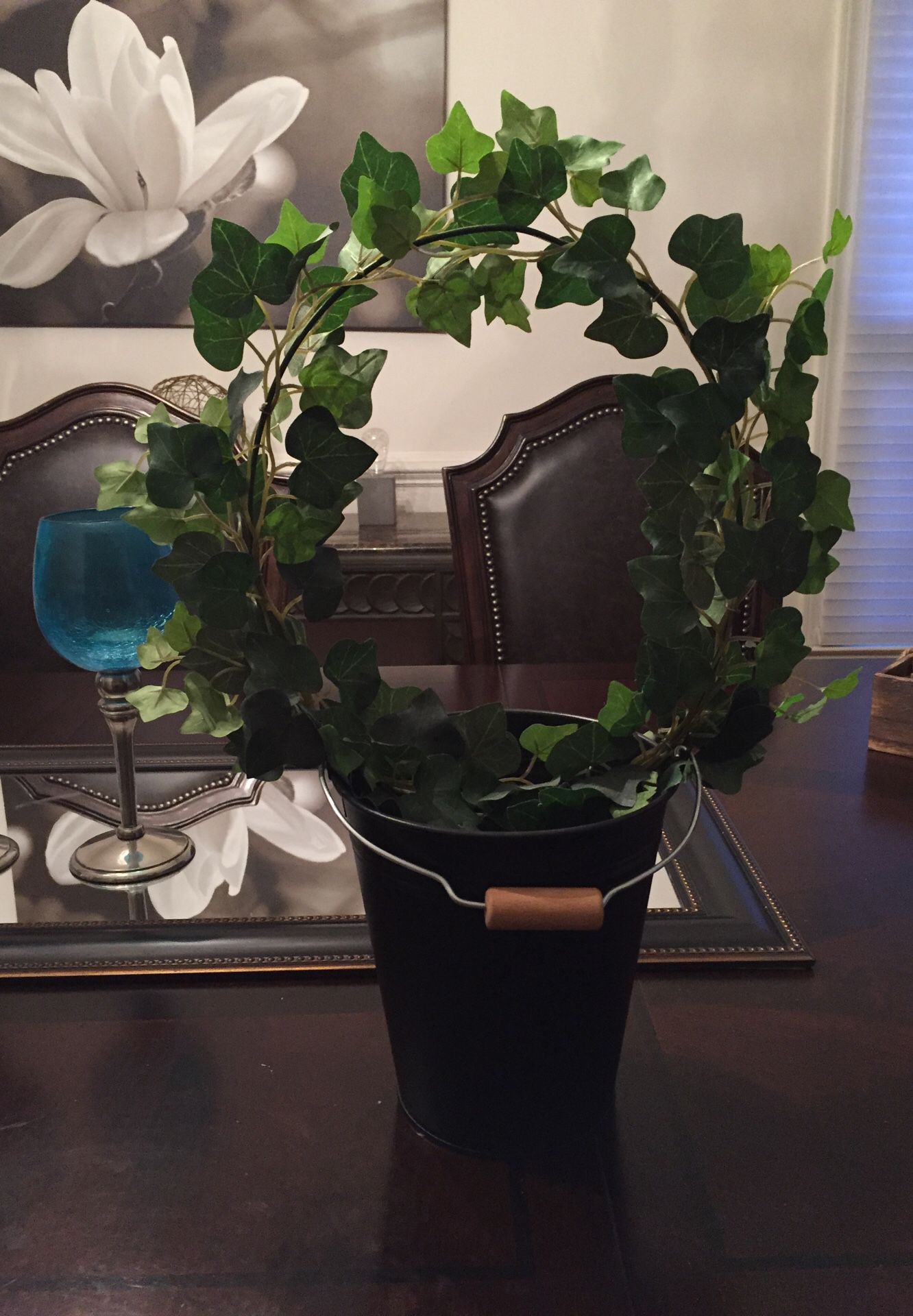 Pretty circle shaped artificial plant with pot