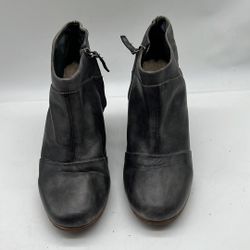 Ugg Carmine Distressed Gray Wedge Booties Leather size 8.5 