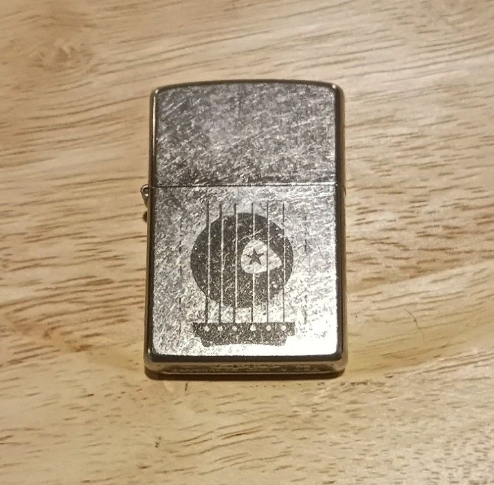 New 2008 Marlboro Guitar & Pick Street Chrome Zippo Lighter