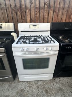 White Frigidaire 5 Burners Gas Stove We Deliver And Install🚚👨🏻‍🔧