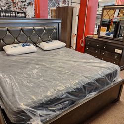 Pompie Grey King Bed Dresser And Mirror 