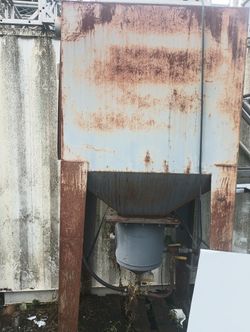 Commercial Sand Blasting Machine $750. Don't Know That Much About It Sorry 