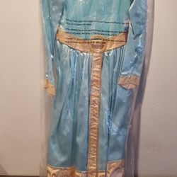 ******HALLOWEEN COSTUME ********