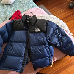 Northface 700 Puffer Coat *Brand New Never Worn*