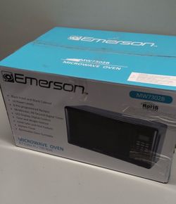Brand New Microwave. Emerson MW7302B Model . 700W.