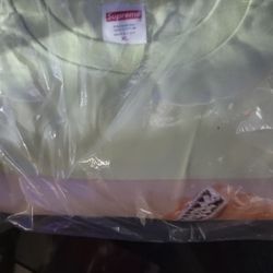 Supreme Tee 