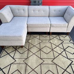 Sectional Couch!! Delivery Available 🚚!! Dimensions: 105” Length x 35” Height x 35” Depth ( 64” Depth longer section)