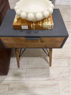 Side table/living room table/nightstand