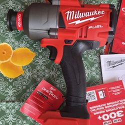 Milwaukee
M18 FUEL ONE-KEY 18V Lithium-Ion Brushless Cordless 7/16 in. High Torque Impact Wrench (Tool-Only)