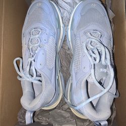 Balenciaga Mens Triple S Sneakers 