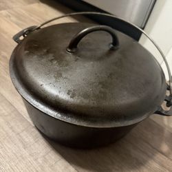 Cast Iron Griswold No. 9 Dutch Oven  w/2552 Lid