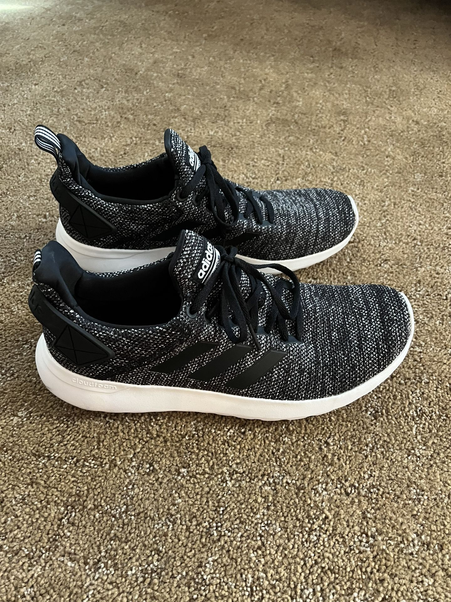 Adidas Men’s Cloudfoam Shoes Size 10.5 (new)