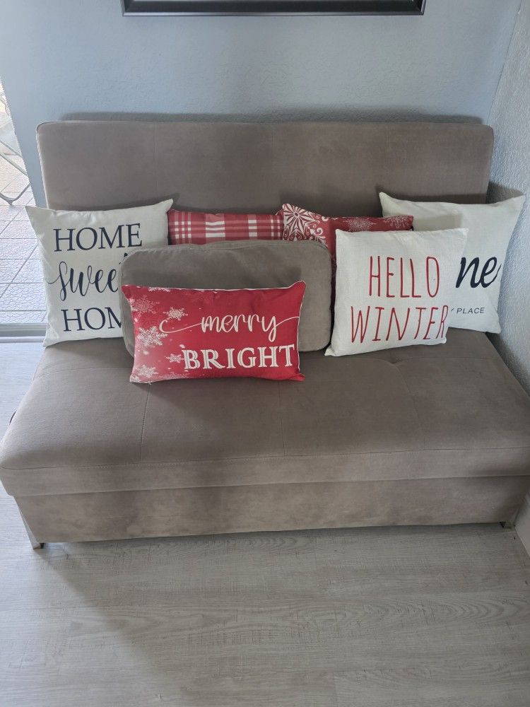 Sealy Sleeper Sofa Full Size In Microfiber With Throw Pillow