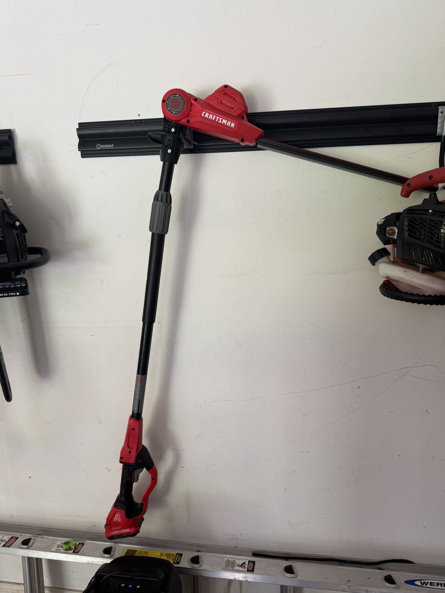 Craftsman adjustable battery hedge trimmer with charger (no battery)