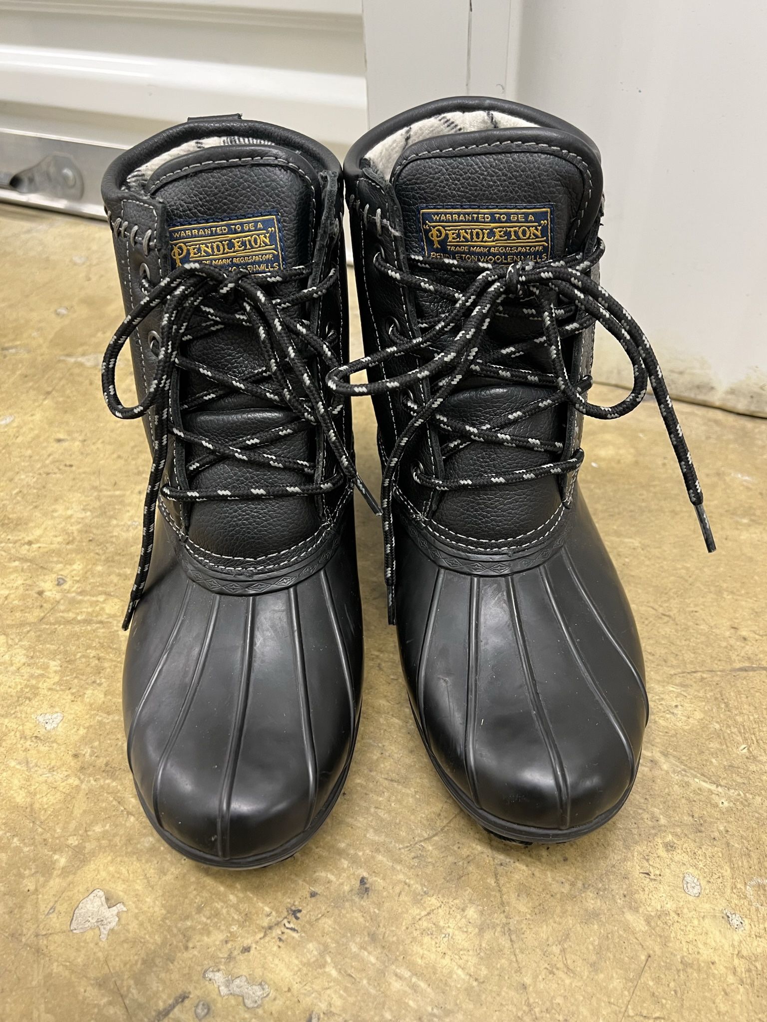 Pendleton Waterproof Duck Boot (LIKE NEW!)