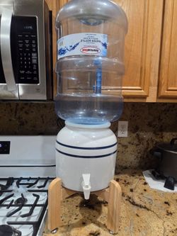 Ceramic Water Crock Dispenser Setup with Wood Stand & 5-Gallon Jug- Price Drop!