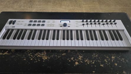 Arturia KeyLab Essential 61 MIDI Controller