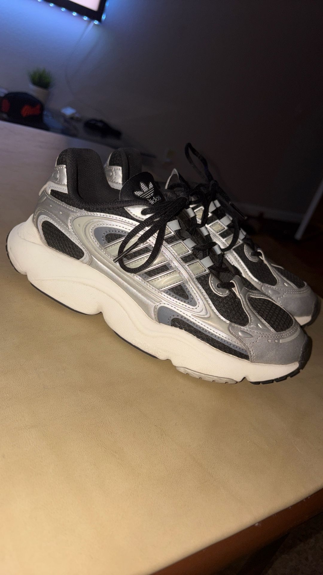 NEW-CONDITION Adidas Ozmillen - Silver/Black - Size 9