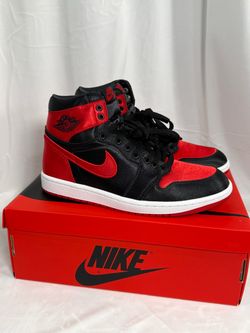 WOMEN’S AIR JORDAN 1 RETRO HIGH OG ‘SATIN BRED’ 2023 BLACK/ UNIVERSITY RED WOMENS SIZE 9