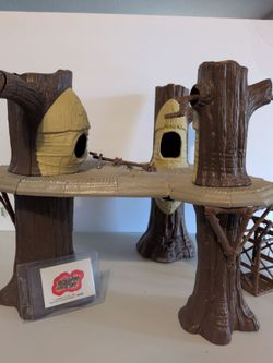 Vintage Ewok village 1983