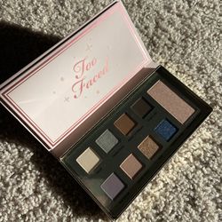 Too faced pop the cork palette