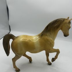 Vintage  Breyer Western Palomino Glossy Horse W Dark Mane And Tail