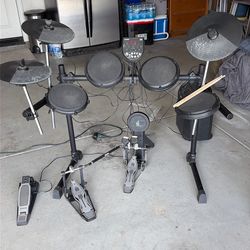 Electronic drum kit