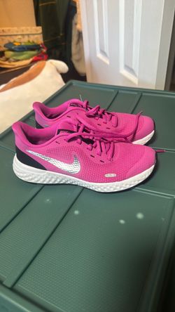 Nike revolution size 3.5