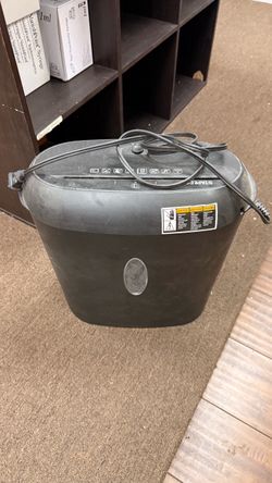 Staples Paper Shredder