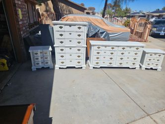Dresser Set