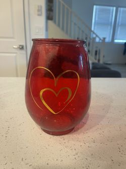 Flower Vase - Will Be Deep Cleaned Before Pickup