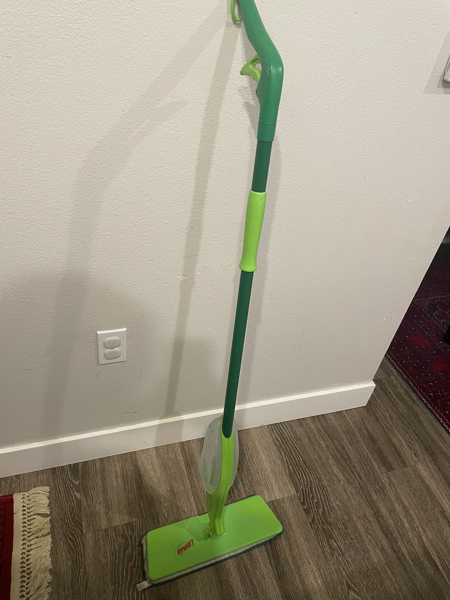 spray mop
