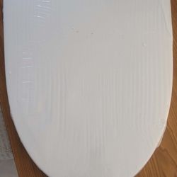 Toilet Seat, Elongated, White,Soft Closed, Swiss Madison
