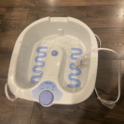 Open Box -Ho Medics Foot spa- design to provide a relaxing food massage using a combination of heat and bubbles