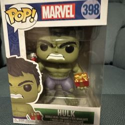 Funko POP! Marvel Incredible Hulk Holiday Package #398 Vinyl Figure NIB