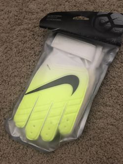 Goalkeeper gloves