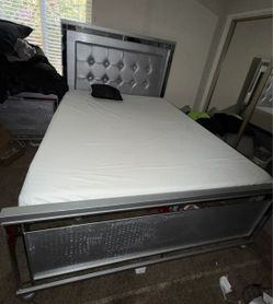 Queen bed 5 piece