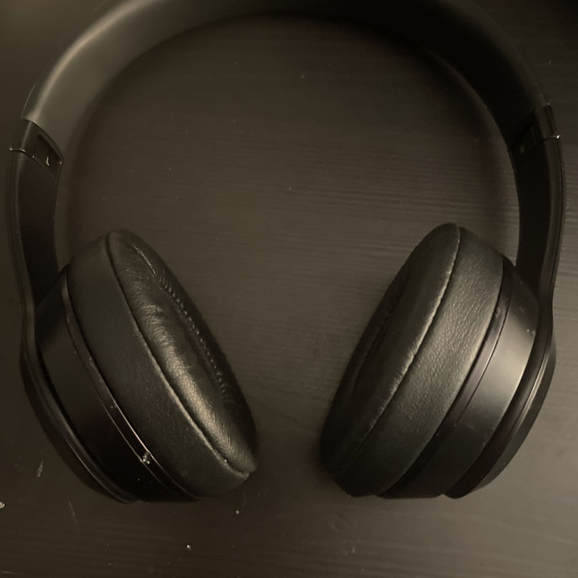 Solo3 beats wireless headphones 