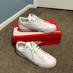 Men’s Nike Court Legacy 