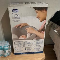Chicco Close to You 3-in-1 Bedside Bassinet, Portable Newborn Bassinet with Wheels, Adjustable-Height Changing Table 