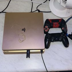 PS4 Gold Edition Comes With Games Headset N Two Controllers