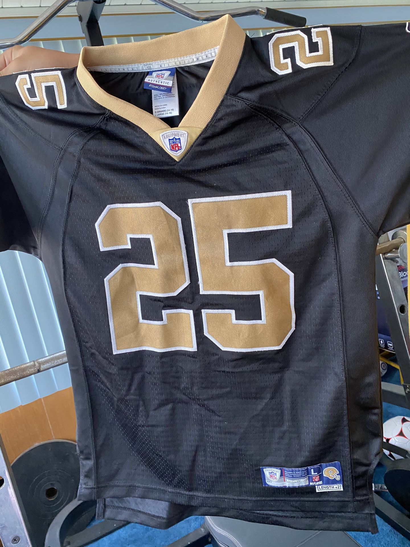 Reggie Bush Saints Jersey for Sale in Milwaukee, WI - OfferUp